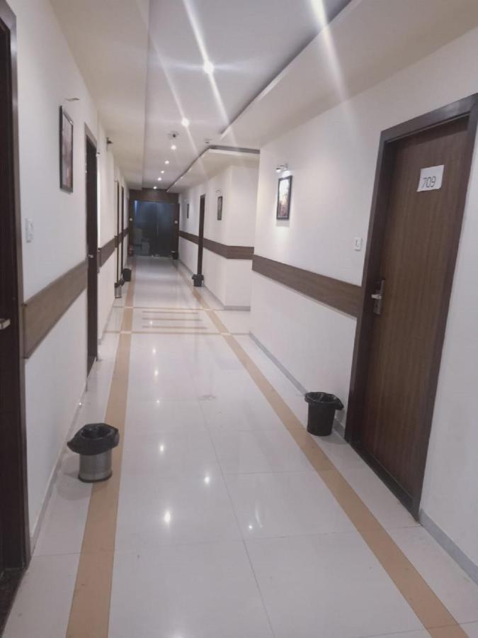 Hotel Bkc Garden - Near Us Embassy Bkc Мумбай Екстериор снимка