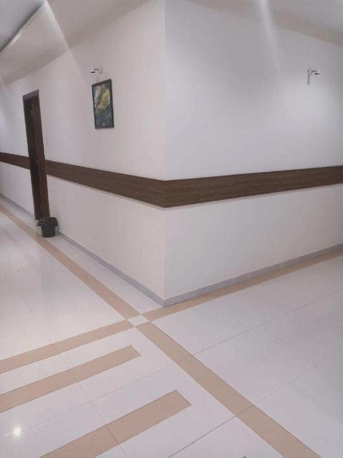 Hotel Bkc Garden - Near Us Embassy Bkc Мумбай Екстериор снимка